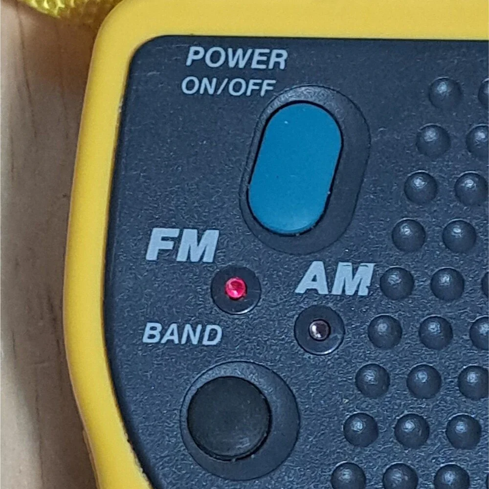 Vintage SONY FM/AM Sport Walkman Radio Yellow w Belt Strap WORKS READ!!!!